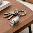 Juego de llaves con accesorio de camión.webp